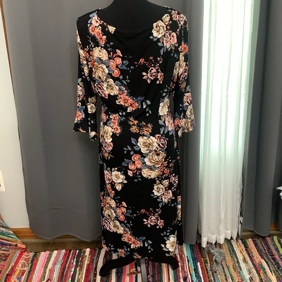 Dress - Picture 4 of 5